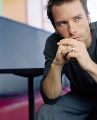Guy Pearce poster