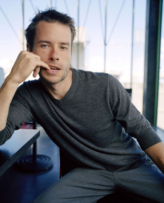 Guy Pearce poster