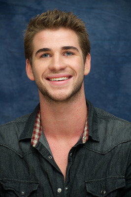 Liam Hemsworth poster