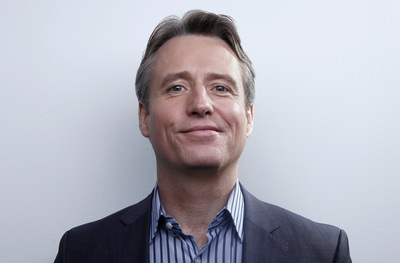 Linus Roache sweatshirt