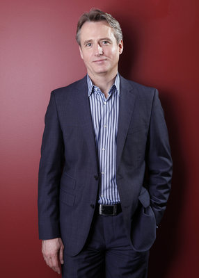 Linus Roache sweatshirt