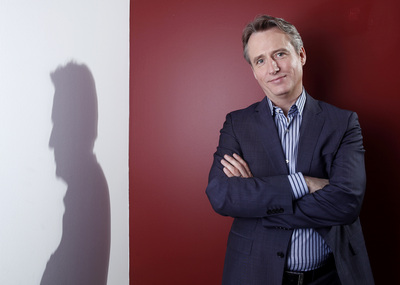 Linus Roache sweatshirt