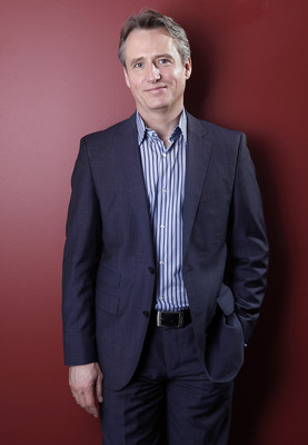 Linus Roache sweatshirt