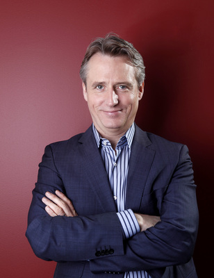 Linus Roache sweatshirt