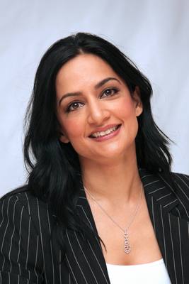 Archie Panjabi sweatshirt