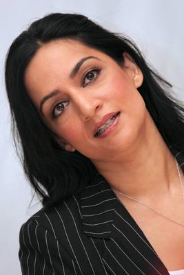 Archie Panjabi sweatshirt