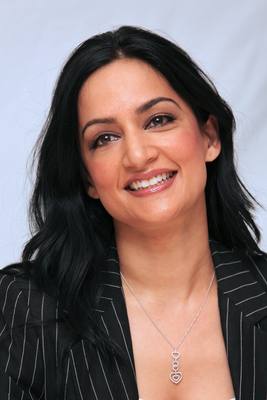 Archie Panjabi sweatshirt