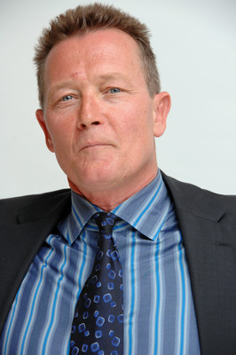 Robert Patrick sweatshirt