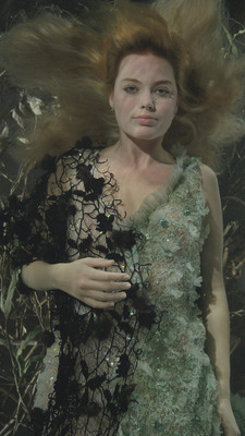 Margot Robbie poster