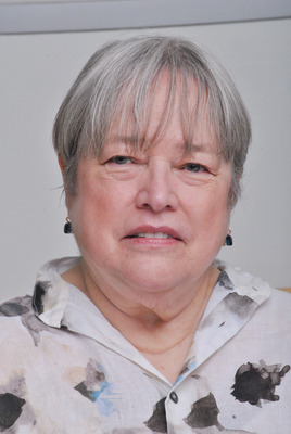 Kathy Bates sweatshirt