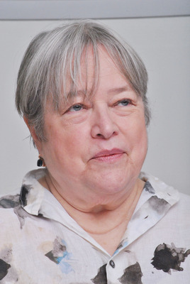 Kathy Bates sweatshirt