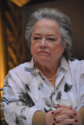 Kathy Bates sweatshirt