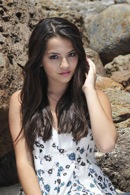 Isabela Moner poster