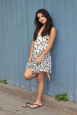 Isabela Moner poster