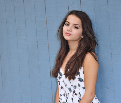 Isabela Moner poster