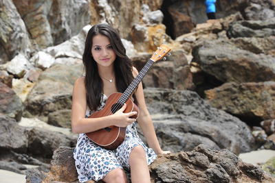 Isabela Moner poster