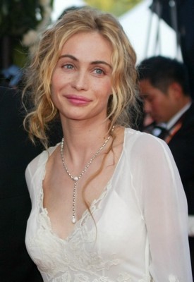 Emmanuelle Beart sweatshirt