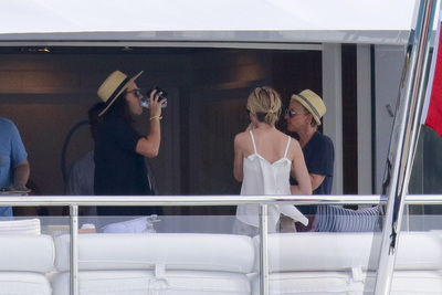 Harry Style sweatshirt