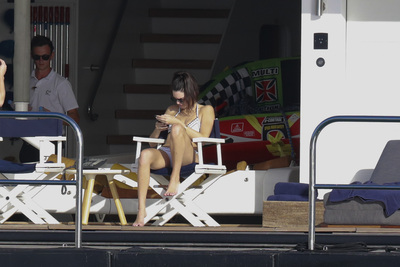 Harry Style sweatshirt